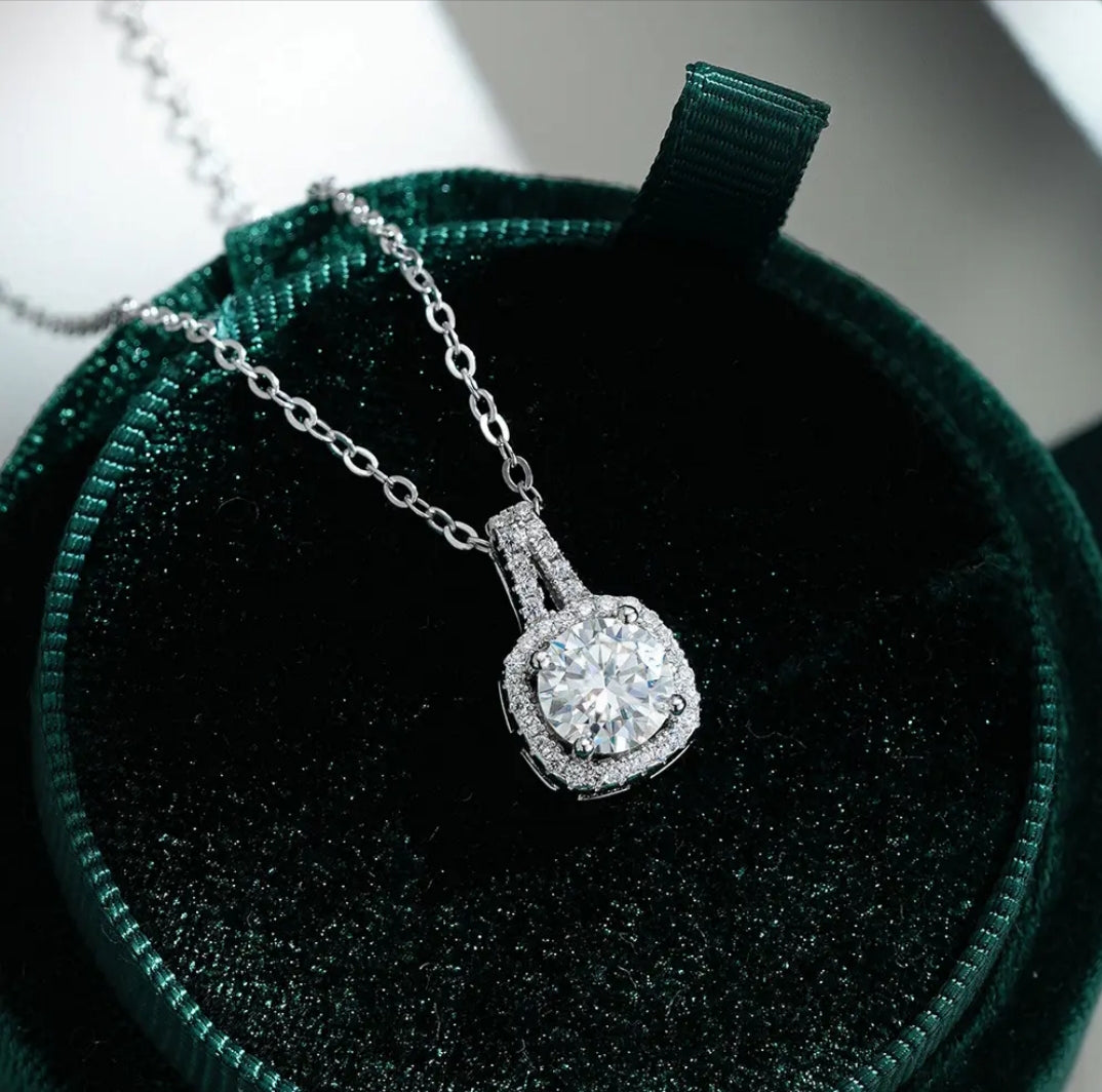 Collana  con  moissanite
