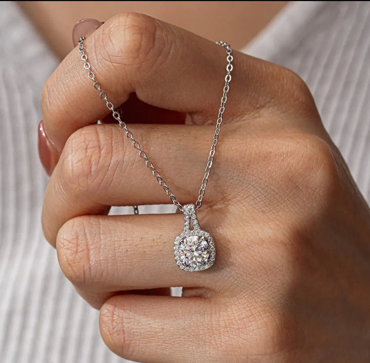 Collana  con  moissanite