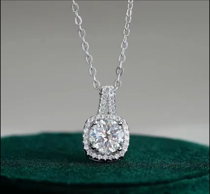 Collana  con  moissanite