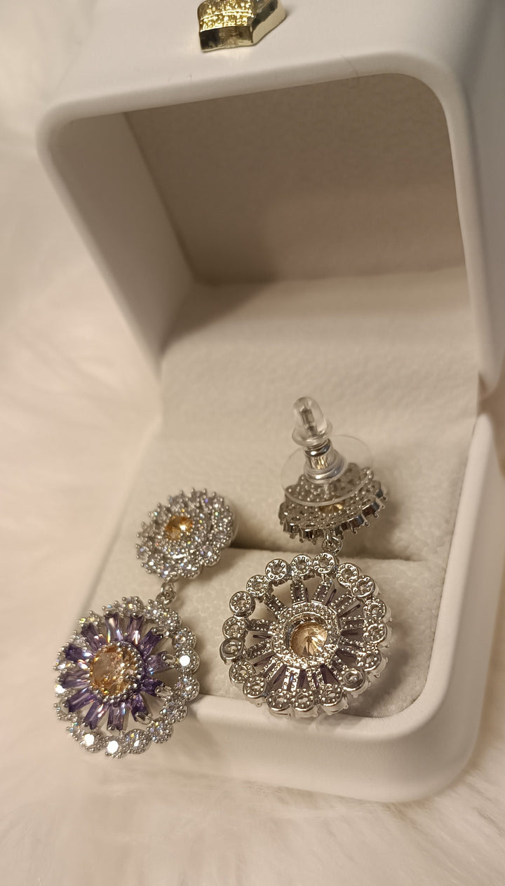 Orecchini con zirconi scintillanti