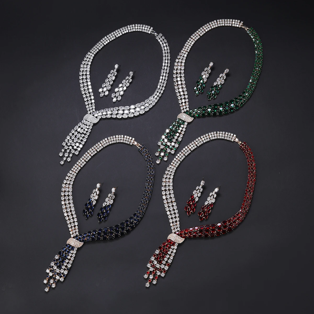 Set di collana e orecchini di lusso in zirconi