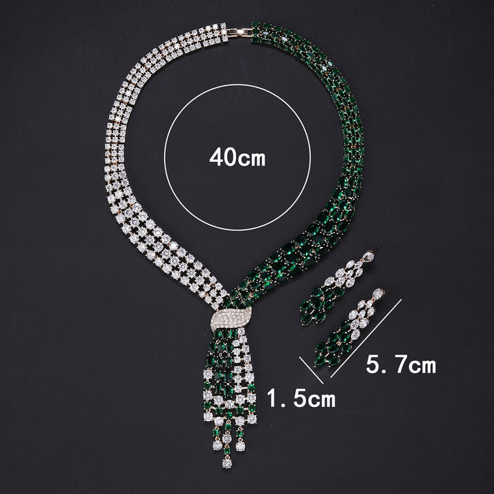 Set di collana e orecchini di lusso in zirconi