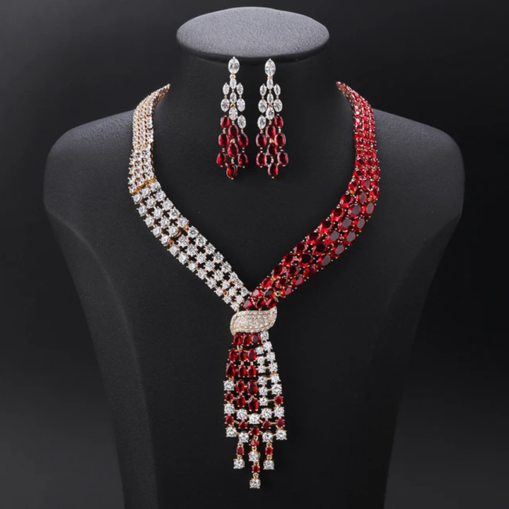 Set di collana e orecchini di lusso in zirconi