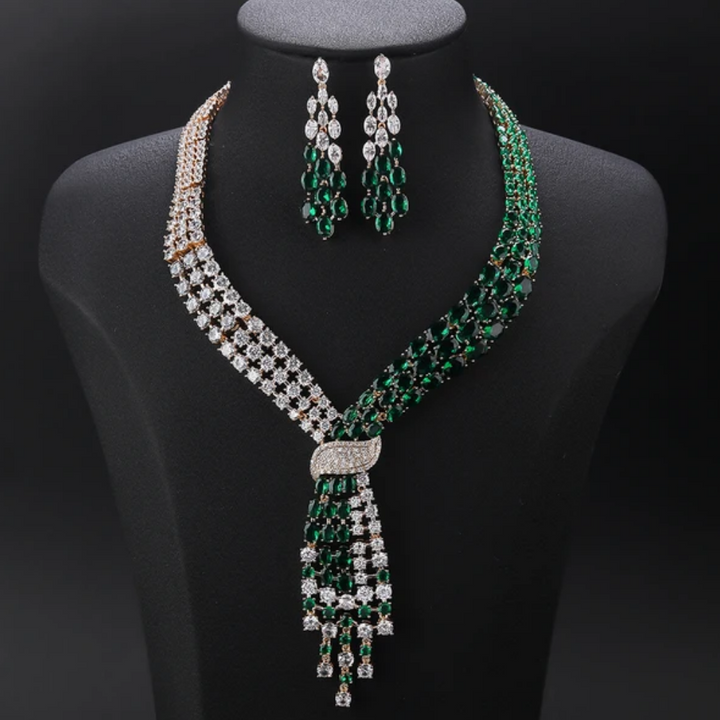 Set di collana e orecchini di lusso in zirconi